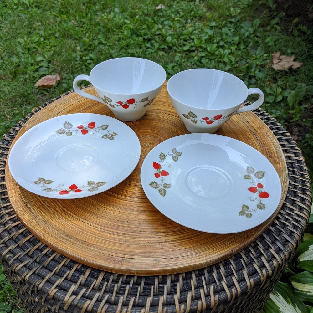 Vintage Strawberry Tea Cups - Picture 4 of 7